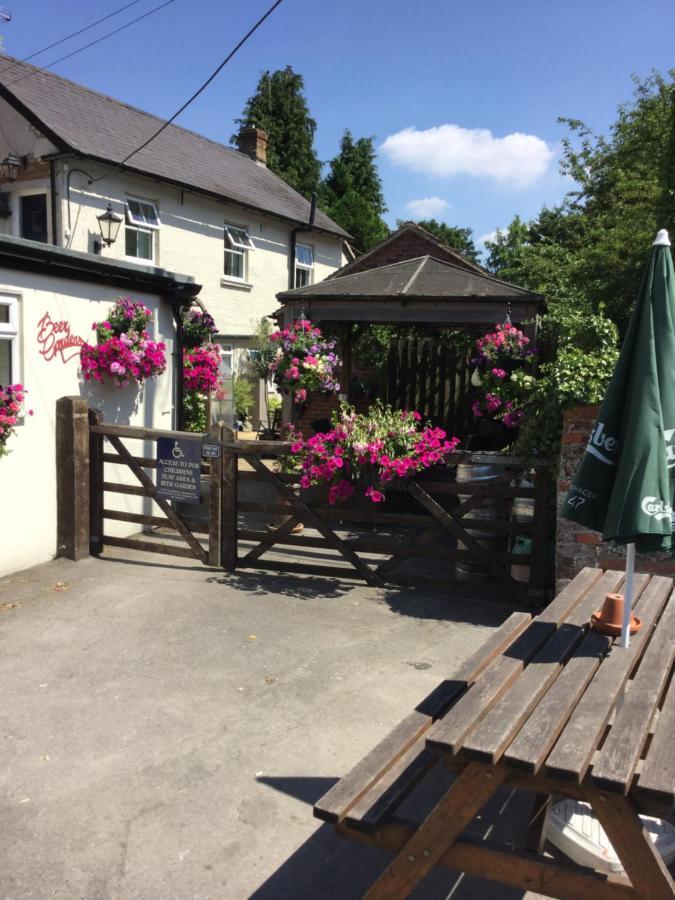 The Bell Inn Salisbury Eksteriør billede